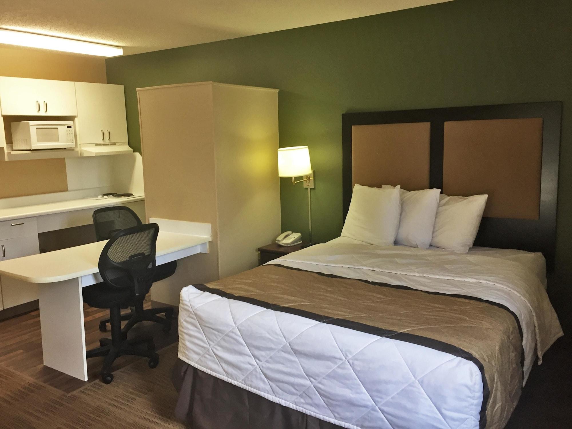 Extended America Select - Chicago - - West Naperville