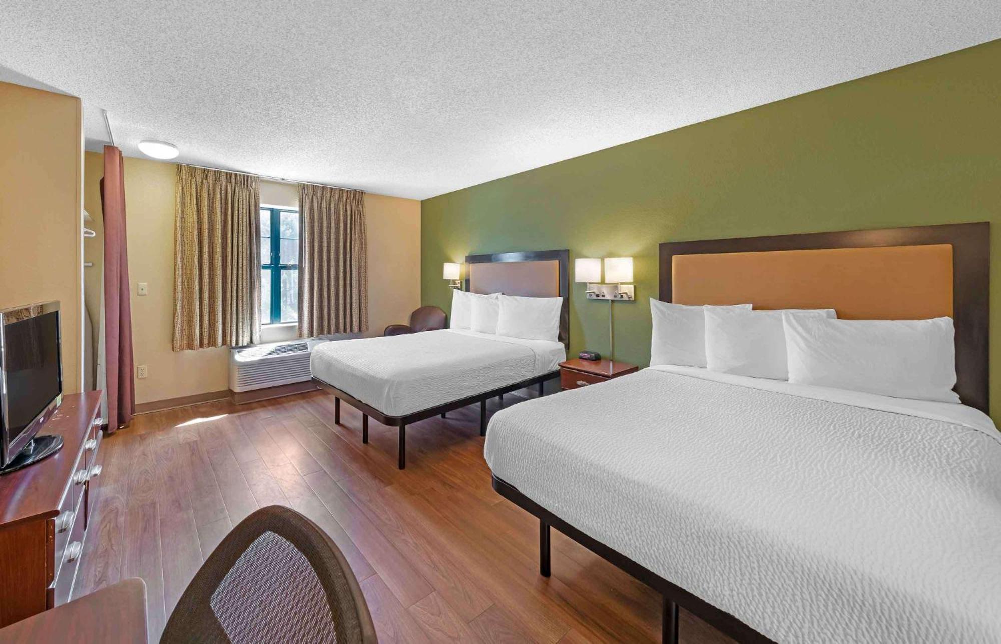 Extended America Select - Chicago - - West Naperville