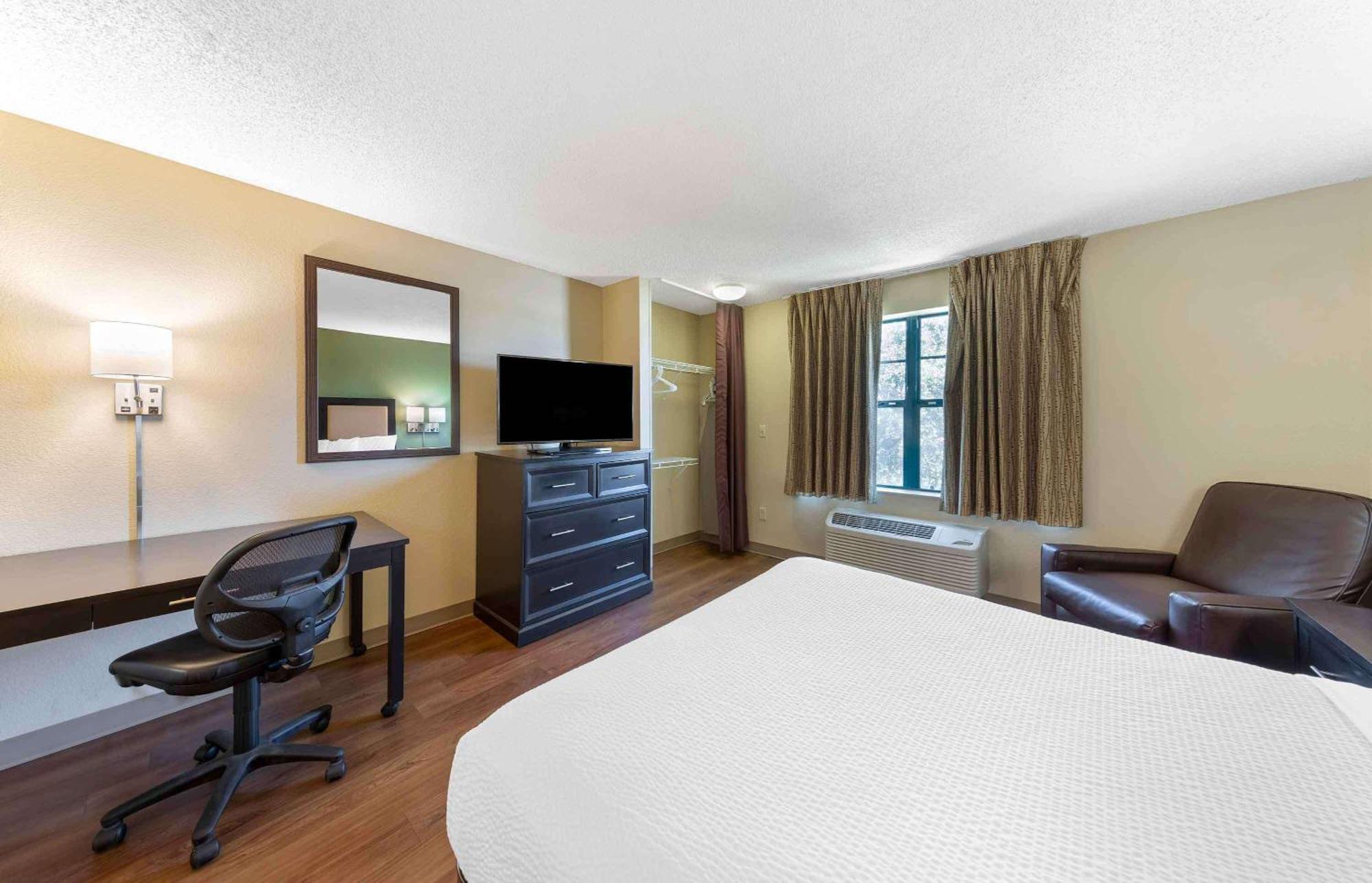 Extended America Select - Chicago - - West Hotel