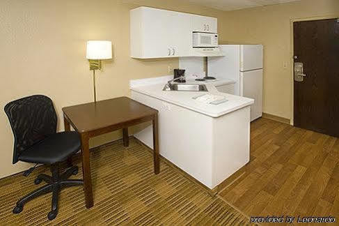 Extended America Select - Chicago - - West 2* Naperville